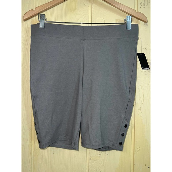 Torrid Shorts Womens 1X Biker High Rise Bermuda Gray Stretch Pull On New - Picture 3 of 9